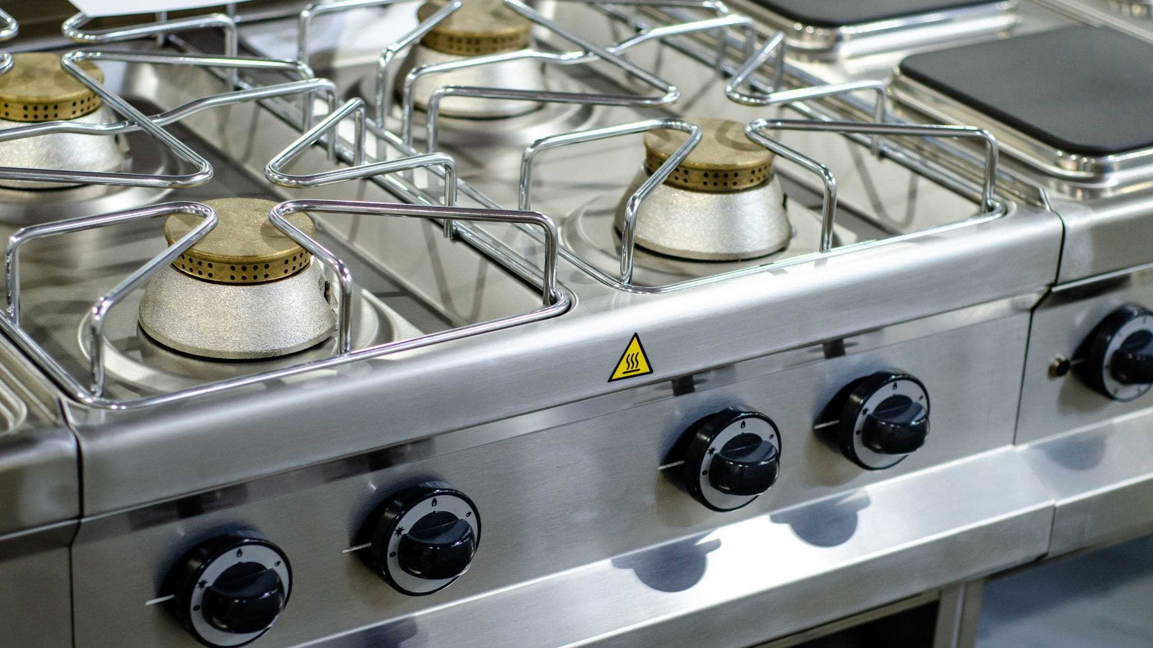 Electric vs Gas Restaurant Equipment: Which One to Choose for a Commercial Kitchen