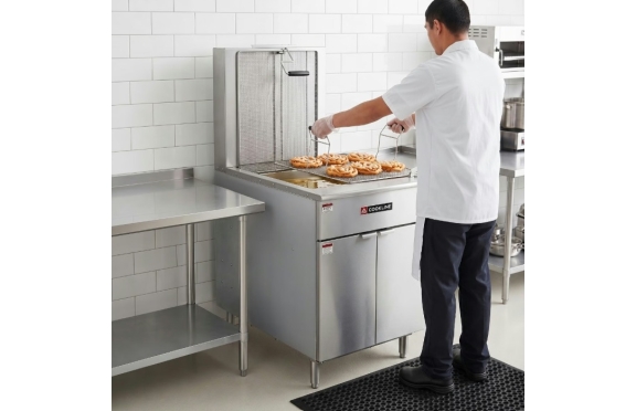 Gas vs. Electric Deep Fryers: A Pros and Cons Guide