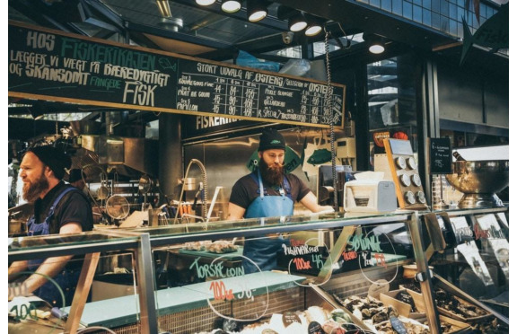 What Kind of Display Case Do I Need for My Deli or Bakery?