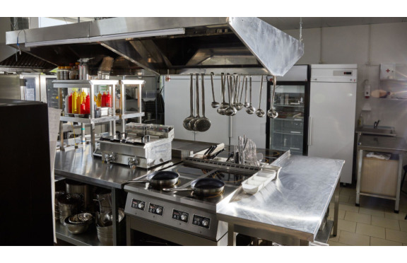 How Much Does a Commercial Kitchen Cost: 18 Factors to Consider