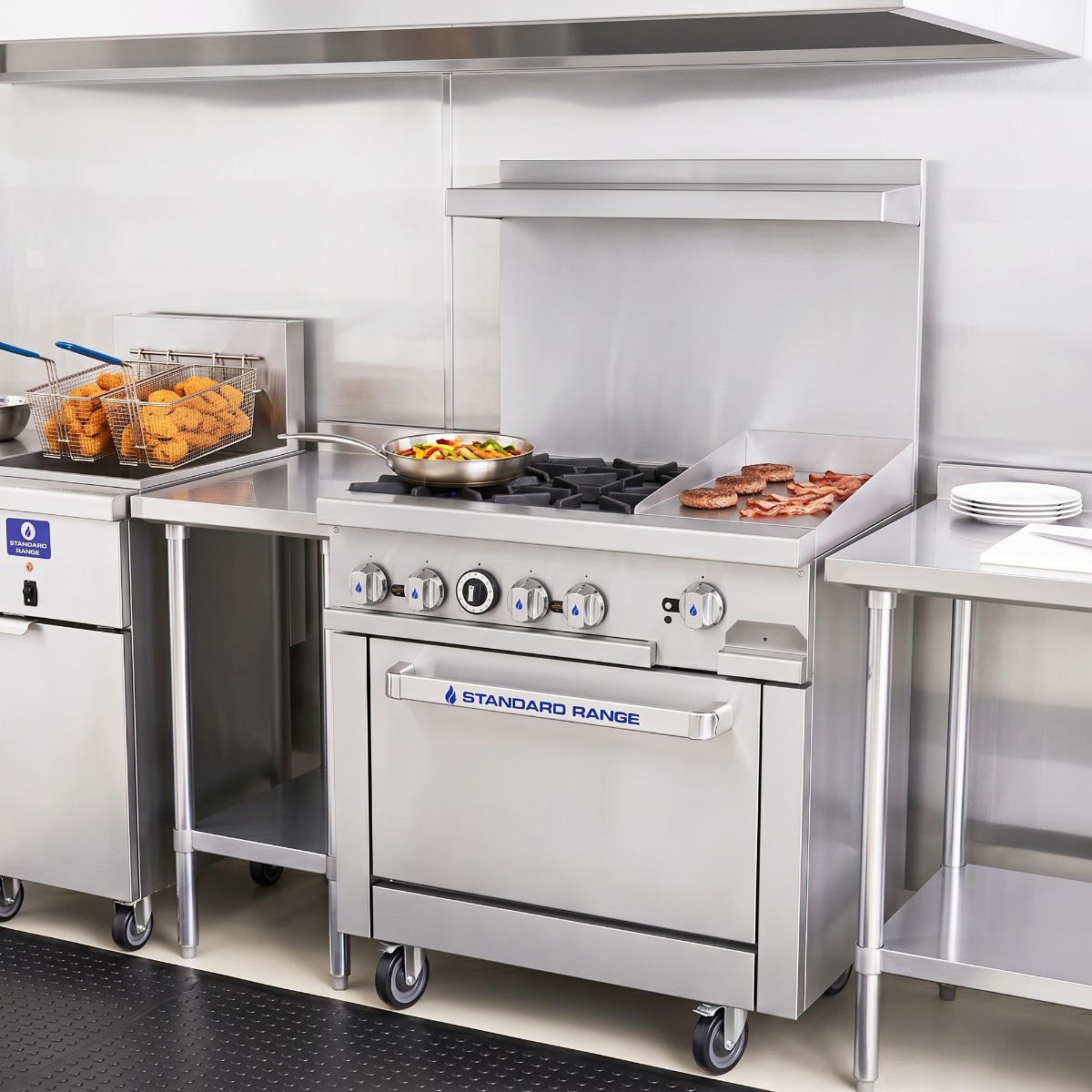 Standard Range SR-R36-12MG-NG 36" Natural Gas Commercial Range with 4 Burners, 12" Griddle Top, 1 Oven - 153,000 BTU